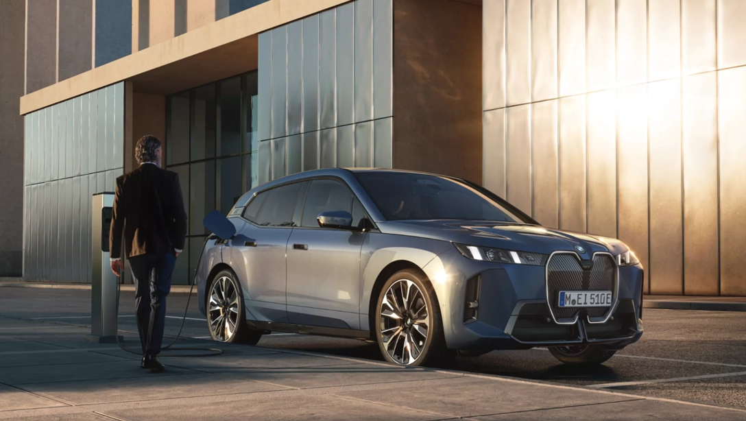 Vue de profil du BMW X3 design