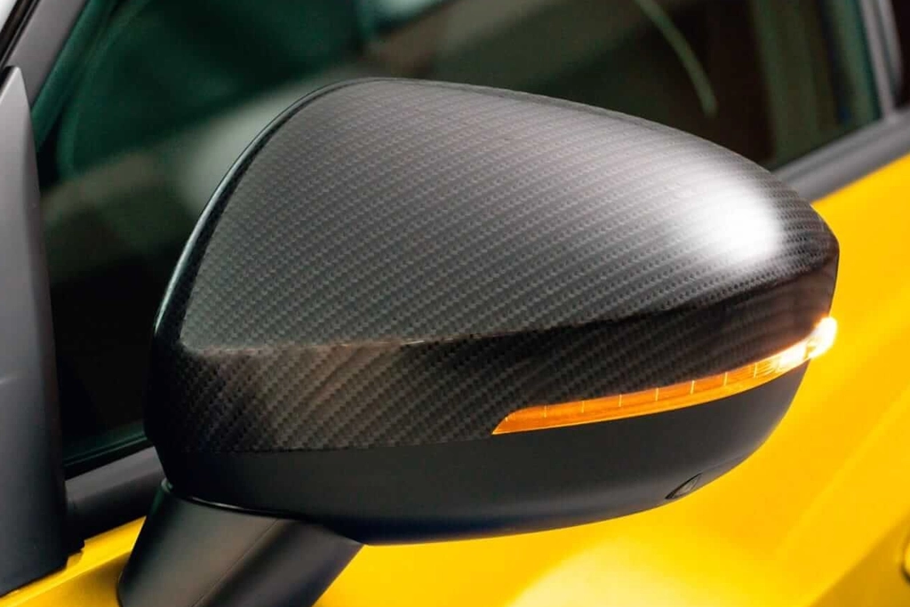 Vue rétroviseur du Nissan Juke en extérieur