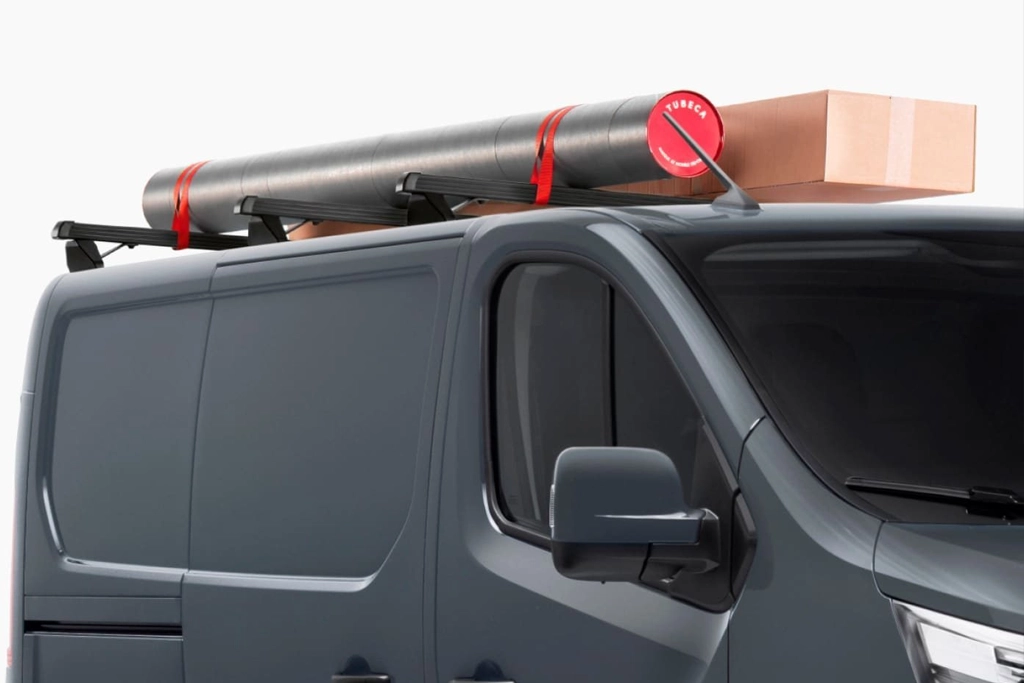 Espace de chargement du Nissan Primastar Diesel ouvert, montrant sa grande capacité